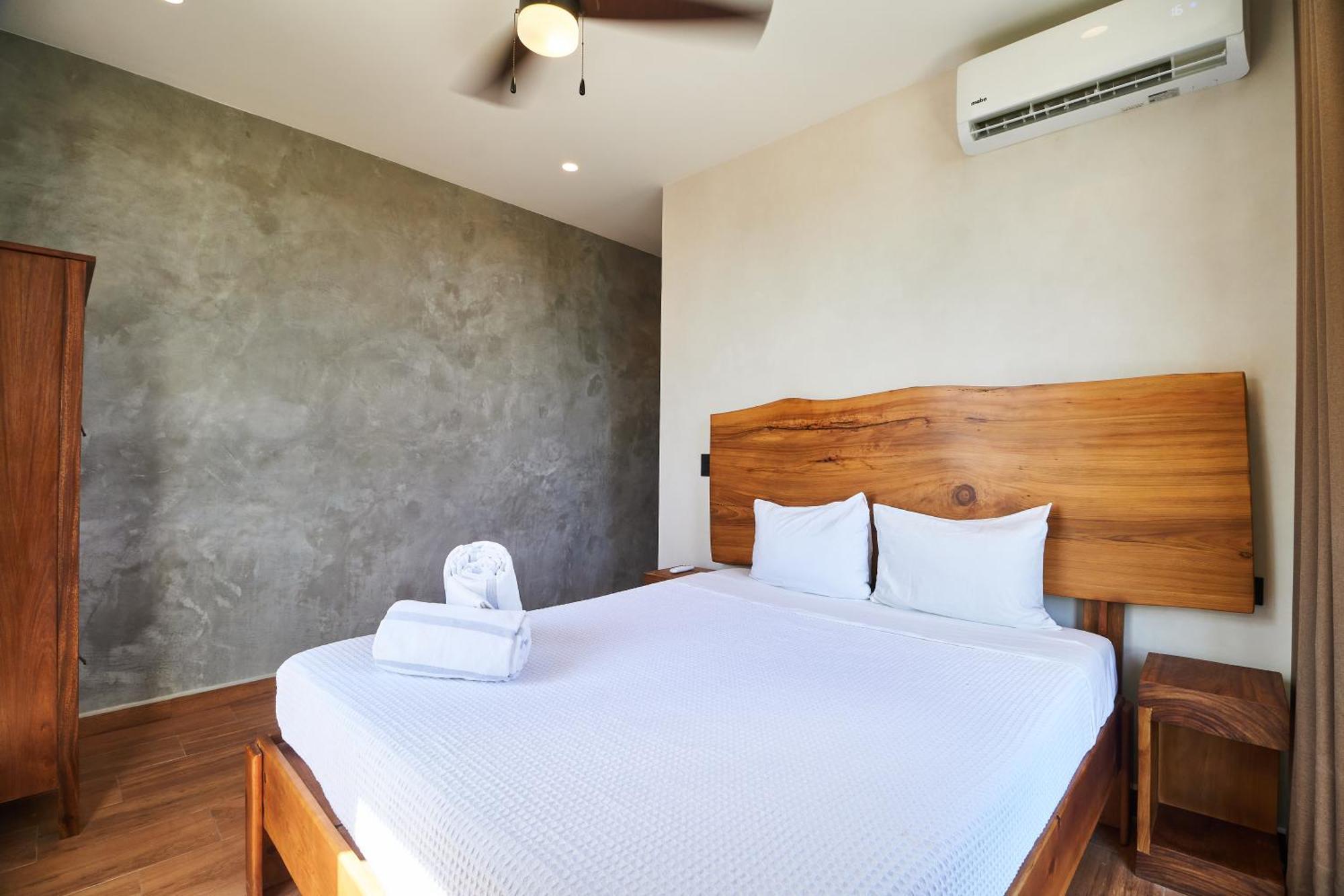 Casa Baay - Private 17 Bedroom House, 34 Pax, Rooftop And Pool *
