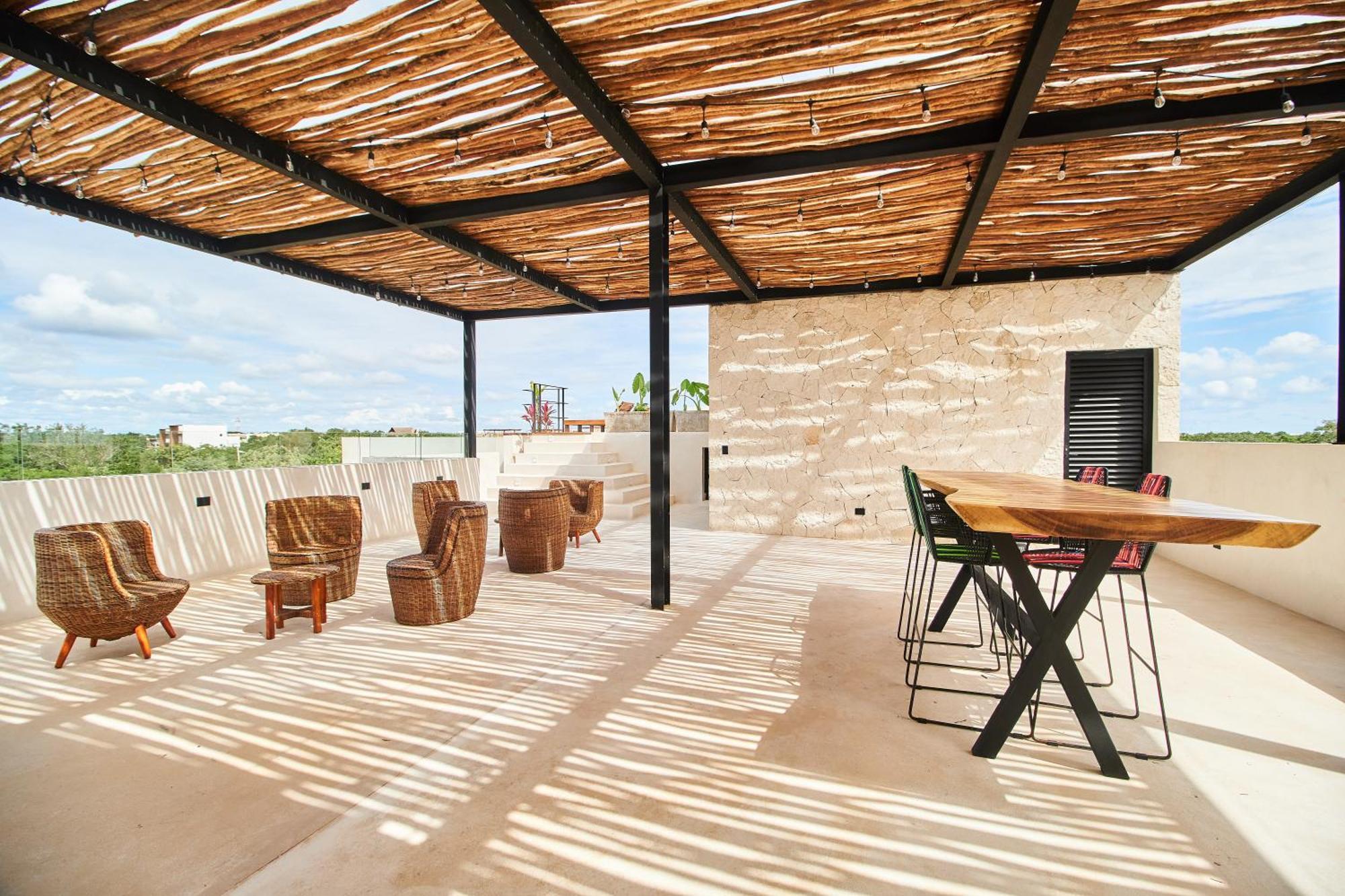 Casa Baay - Private 17 Bedroom House, 34 Pax, Rooftop And Pool *
