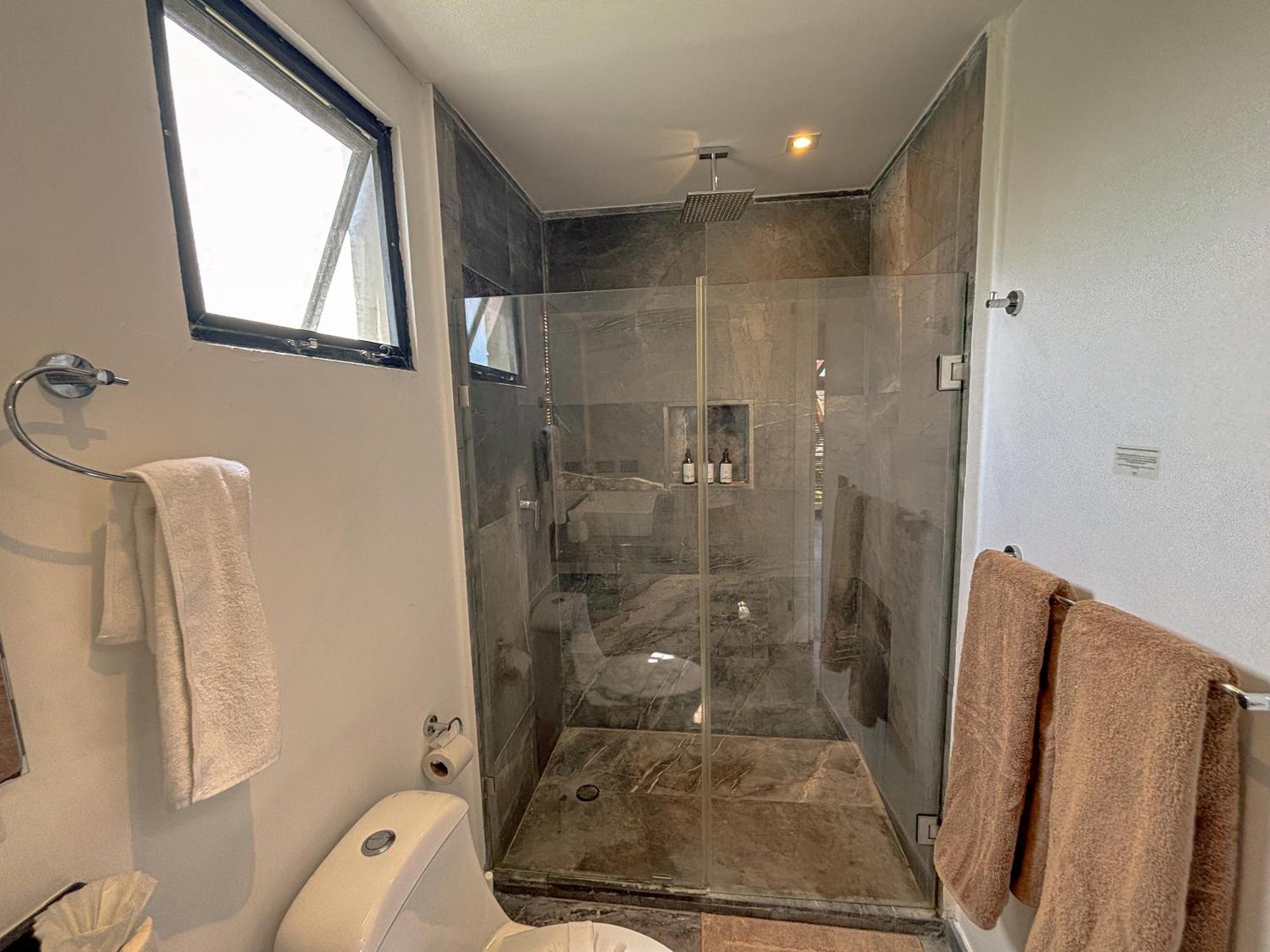 Apartamento Lujoso Penthouse De Tres Pisos En Madara *