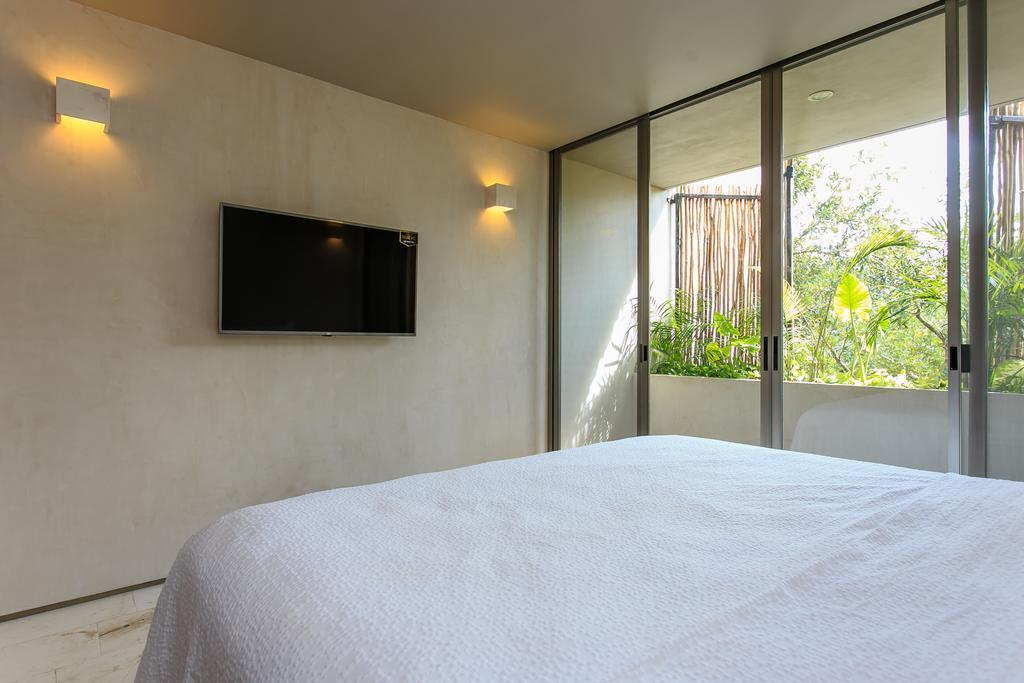 Apartamento Eco-chic Design Wrapped In Nature's Elements By Stella Tulum
