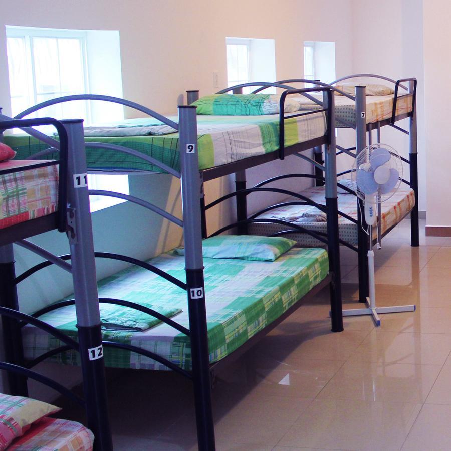 Quintana Roots Hostal