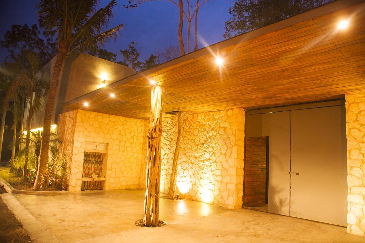 Solera With Pool Hotel