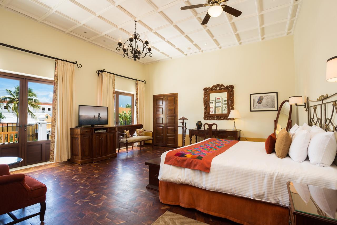 Resort Dreams & Tulum