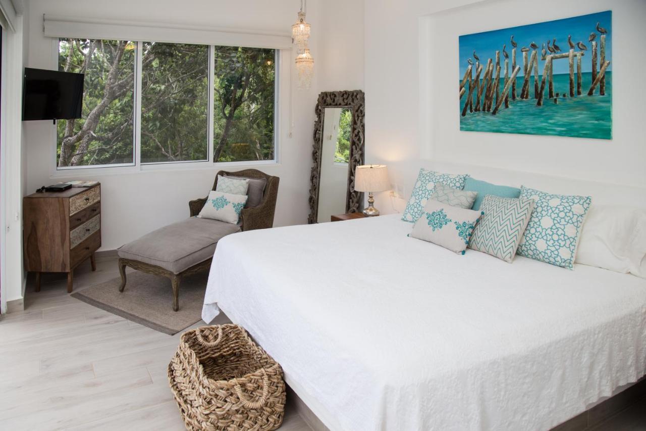 Luxury Private , Private Pool, Private Garden, Jacuzzi, 24hours Security Villa