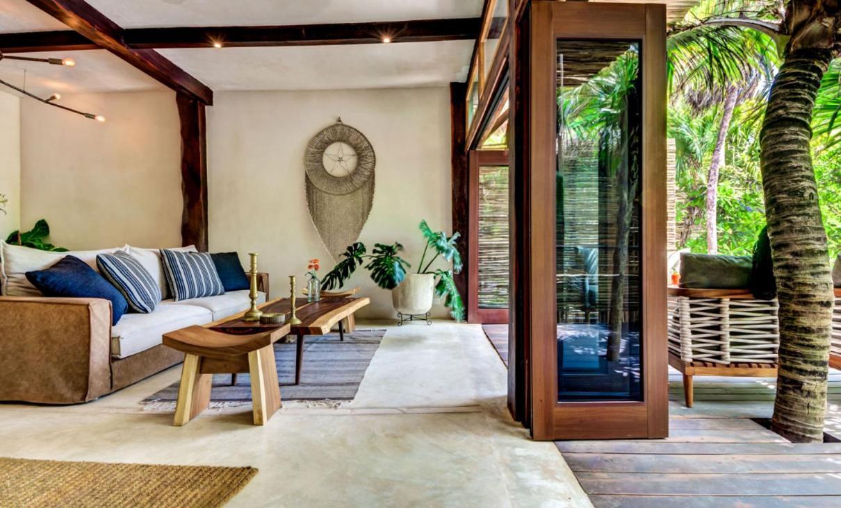 Beachfront Luxury Villa- 2 Bedrooms *