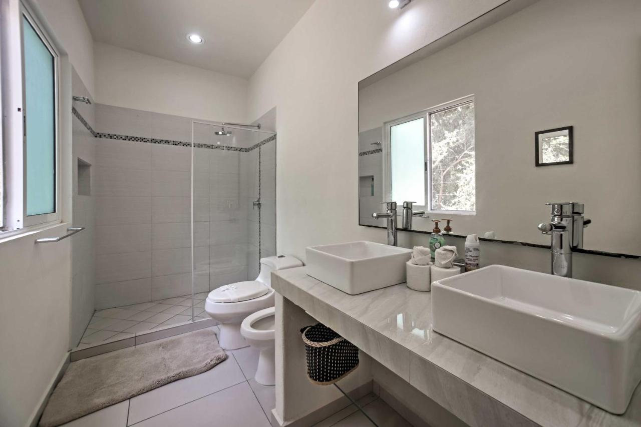 Villa Casa Esmeralda With Pool Access And Furnished Patio!