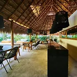 Don Quijote - Private Pool & Beach Club Access