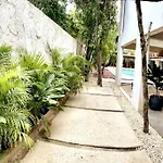 Taanah Poolview 1Br Apartment Ecochic