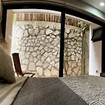 Taanah Poolview 1Br Apartment Ecochic