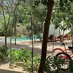 Chic-Modern Apt W/Pool, Garden, Parking & 3 Bikes