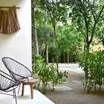 Chic-Modern Apt W/Pool, Garden, Parking & 3 Bikes