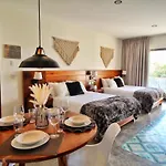 Family Suites - Rooftop Pool - Bbq Area