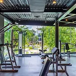 Room Fully Equipped With Free Access To Spa And Gym