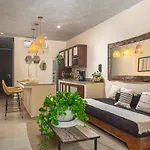 Studio Wterrace, Hammock, And Pool Access