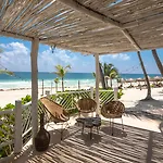 Los Amigos Beach Hotel Boutique