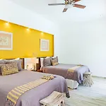 Chic & Mexican Villa, A True Oasis Pool, Security