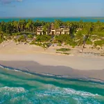 Beachfront Villa Playaaekun