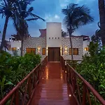 Beachfront Villa Playaaekun