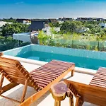 Sunrise Studio In Aldea Zama