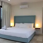 Spacious 3 Bed Penthouse With Rooftop And Gym