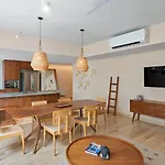 205 Perfect Location 3 Bedrooms Apartment