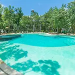 Enjoy Yaaxlum With So Many Amenities