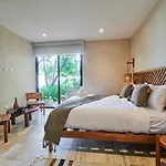 Ariel - Beach Club Access & Gym & Pool & Coworking