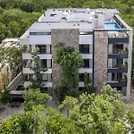 New! Luxury Condo With Plunge Pool & Home Theater