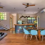 Maison Siscolino 4Bdrm W/ Swimup & Rooftop Pools