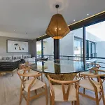 Beyond Amazing 3Bd 2Br/ Balcony