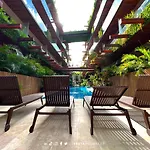 New Studio P-3, Pool, Roof Top, Great Location