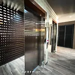 New Studio P-3, Pool, Roof Top, Great Location