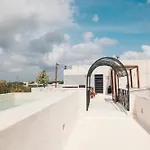2 Bikes Free Exlusive Building Close To The Sea
