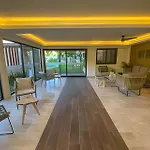 Suit Next To The Common Top Roof Exclusive Building Kingsize Bed 2 Super Pools, Gym, Grill