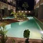 Studio Con Terraza, Pileta Y Bano Completo
