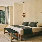 Kuotoch Jungle Retreat-Chef & Yacht