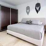 Prime Location And Comfort Wi-Fi Pool View Studio 112A