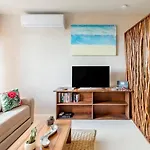 Dream Apartment With Private Patio With Pool And Grill