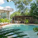 Jade Tulum