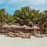 Odyssey - Private Plunge Pool & Beach Club Access