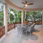 Casa Kuk, Stylish, Beach At 5 Min, Pool, Concierge
