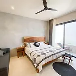 Bohochic Studio With Full Kitchen, Pool, Balcony Wifi