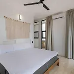 Brand New Villa Just 5 Min To Beach & Downtown!