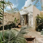 Design Casa Azhar With Private Pool