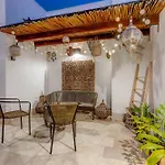 Private Rooftop 1Br Condo With Stunning Common Areas