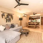 New 2 Bedroom 2 Badrooms Pool Front Concierge