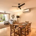 New 2 Bedroom 2 Badrooms Pool Front Concierge