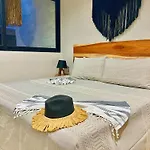 Beautiful Rooftop Apartment With Private Terrace, Amazing Pool With Aerial Views, Jacuzzi-Sauna-Gym-Laundry-Cinema-Coworking