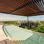 Luxury 2Br Ph Pools, Coworking & Close To Beach