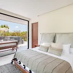 Temple Paradise Luxury Suites 6 Min From Beach